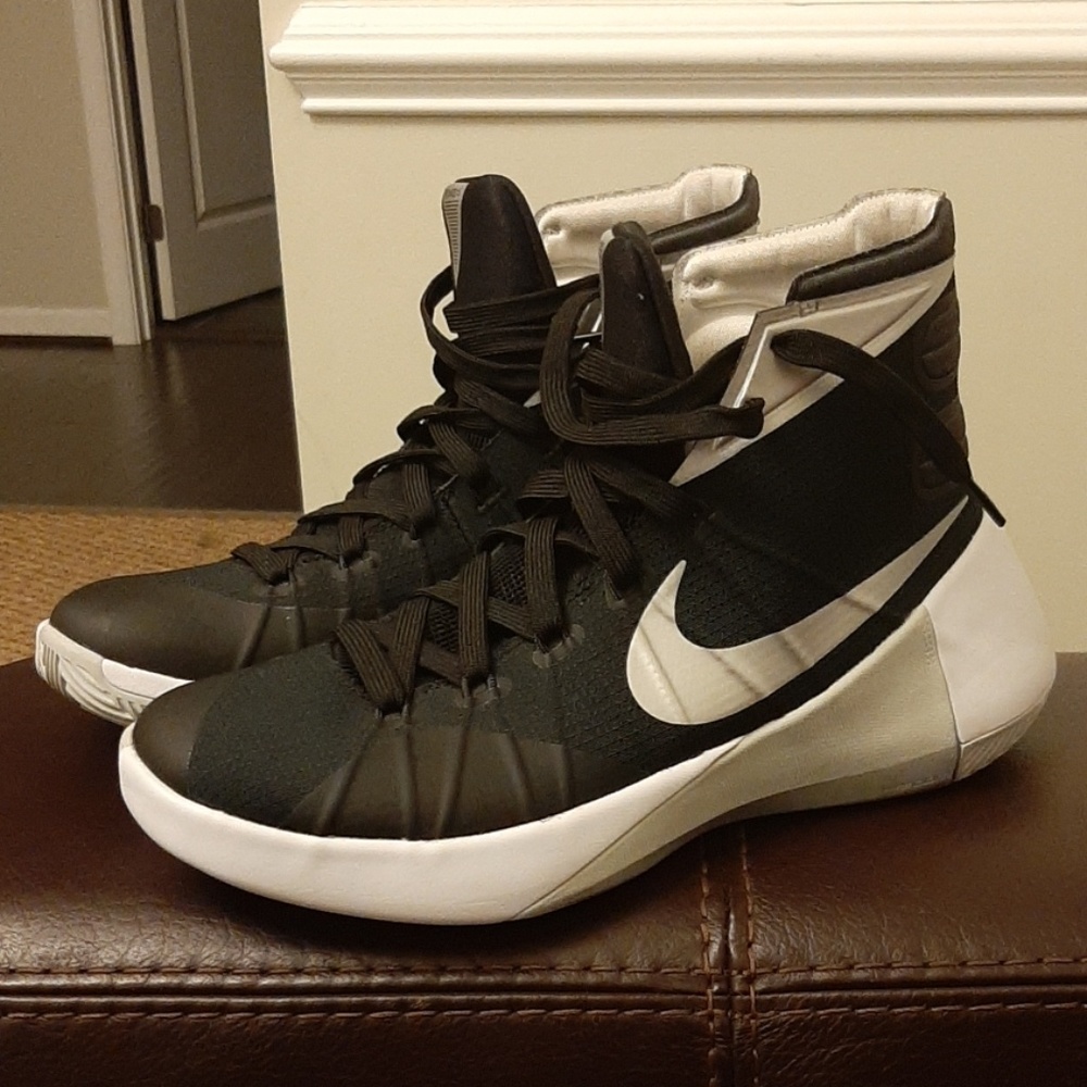 Womens Nike hi-top sneaker ,hyperdunk